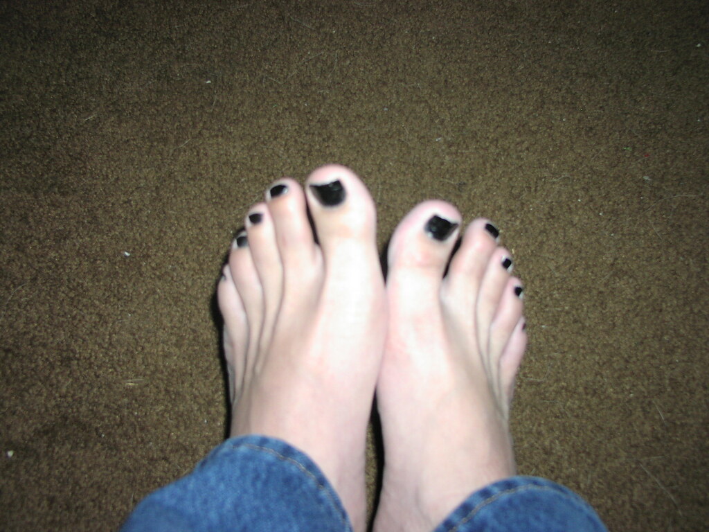 Toes need to be licked