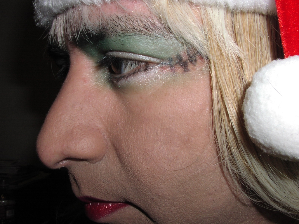 Christmas eye makeup