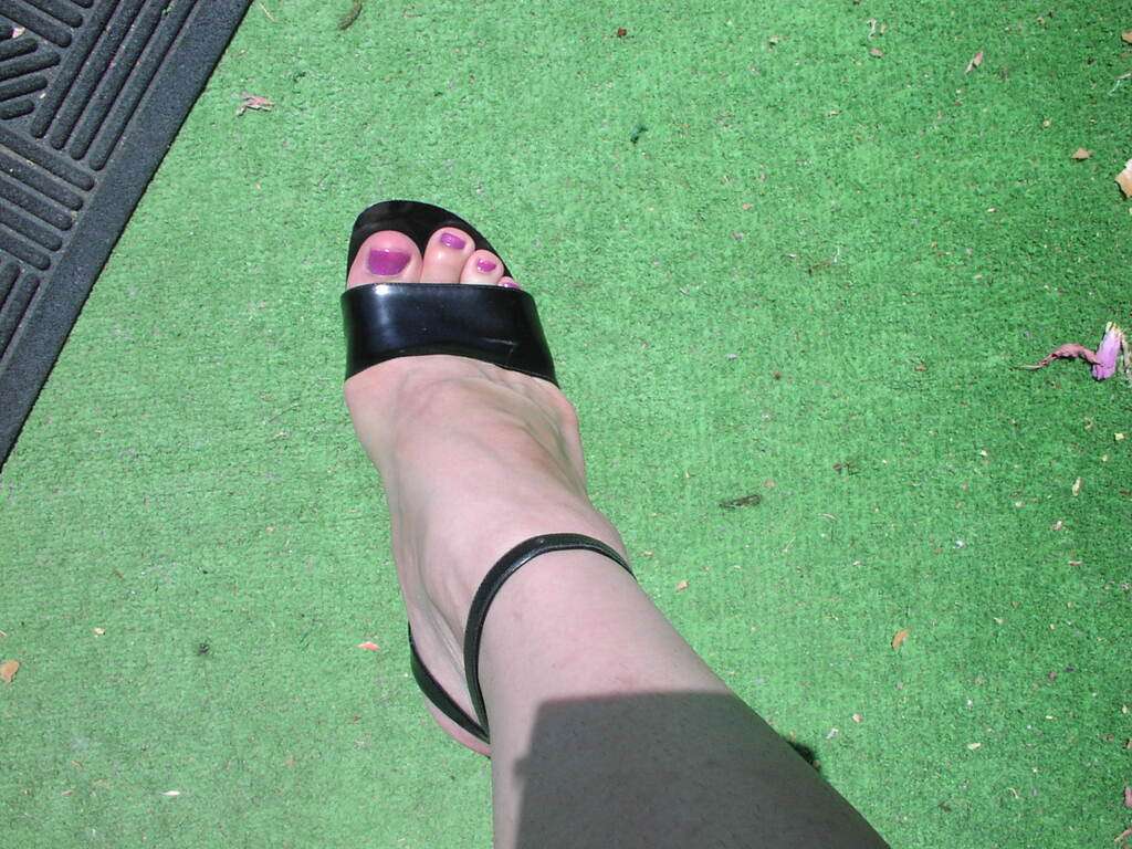 Lovely feet in my black heels