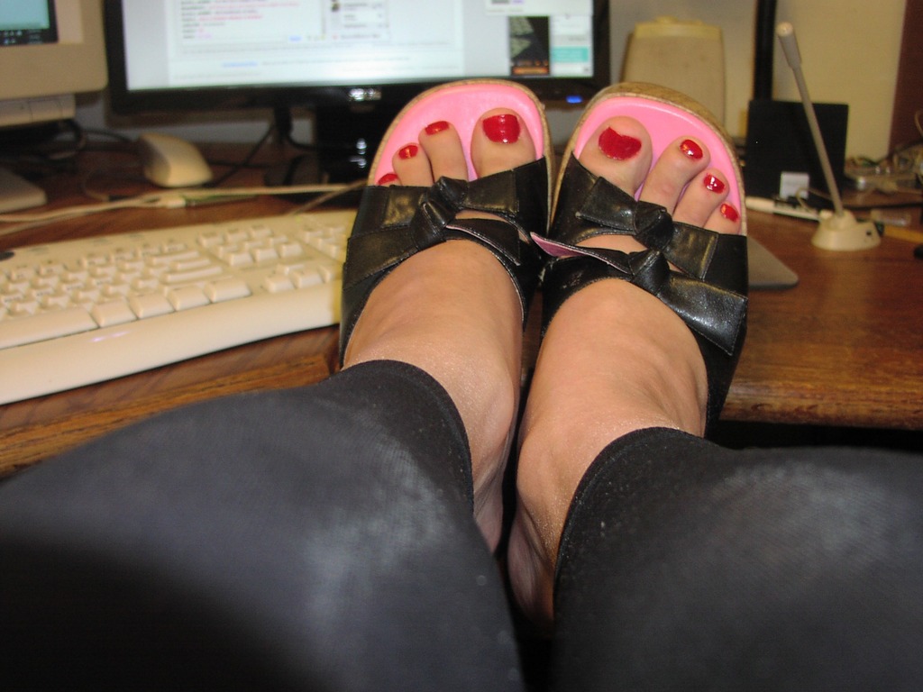 Lovely red nails in wedges